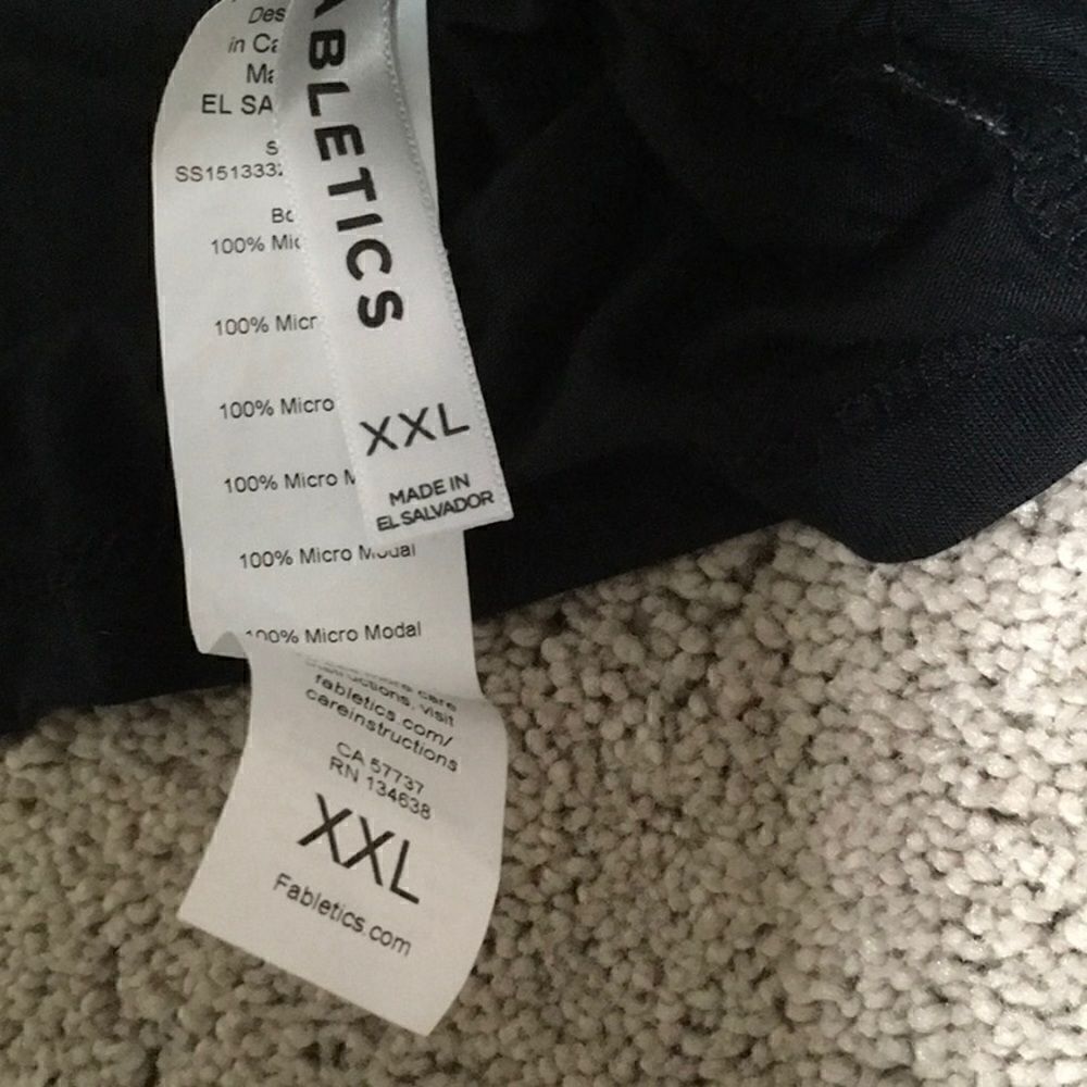 Fabletics athletic 2-way tee. small - Picture 6 of 6